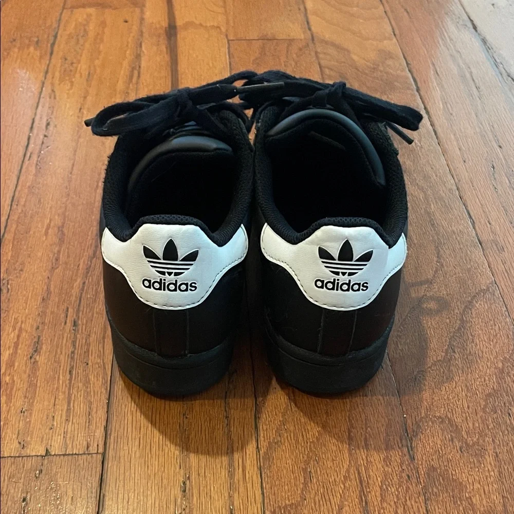 adidas reposhing this